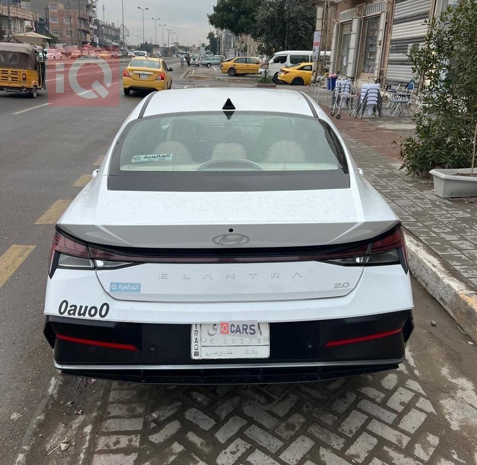 هیوندای ئەلەنترا